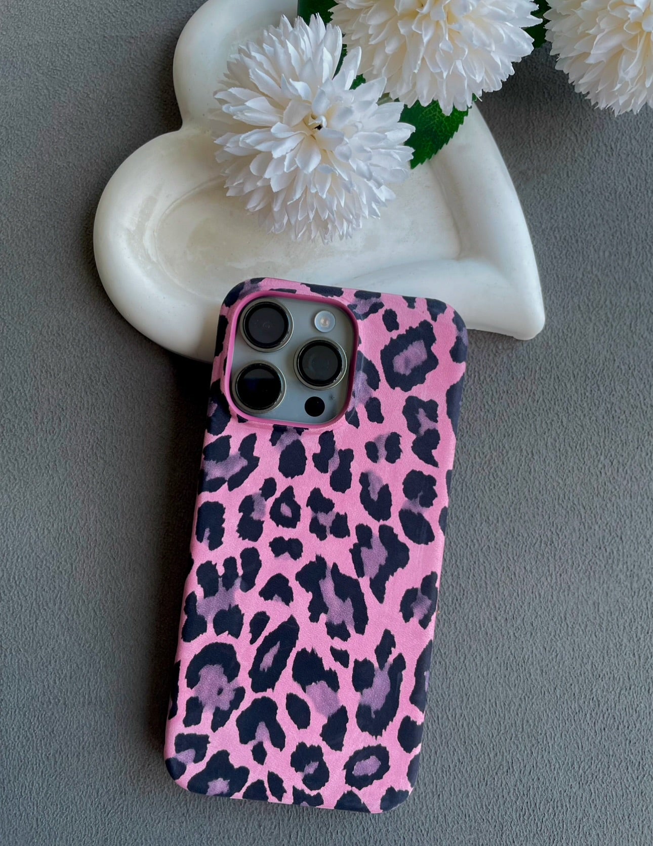 Pembe Leopar Desenli iPhone Kılıfı