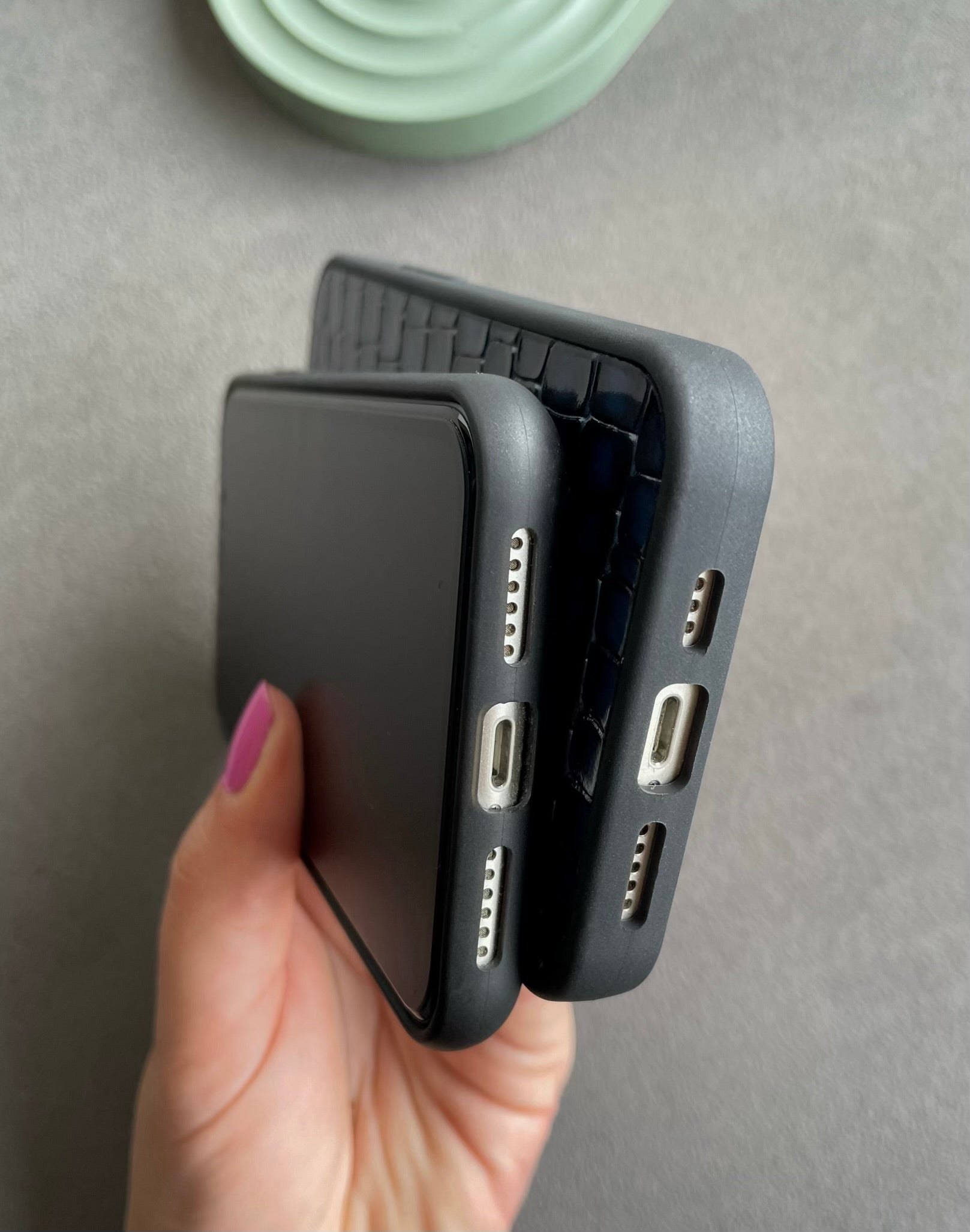 Croco Deri iPhone Kılıfı - Lacivert Havuz Modeli