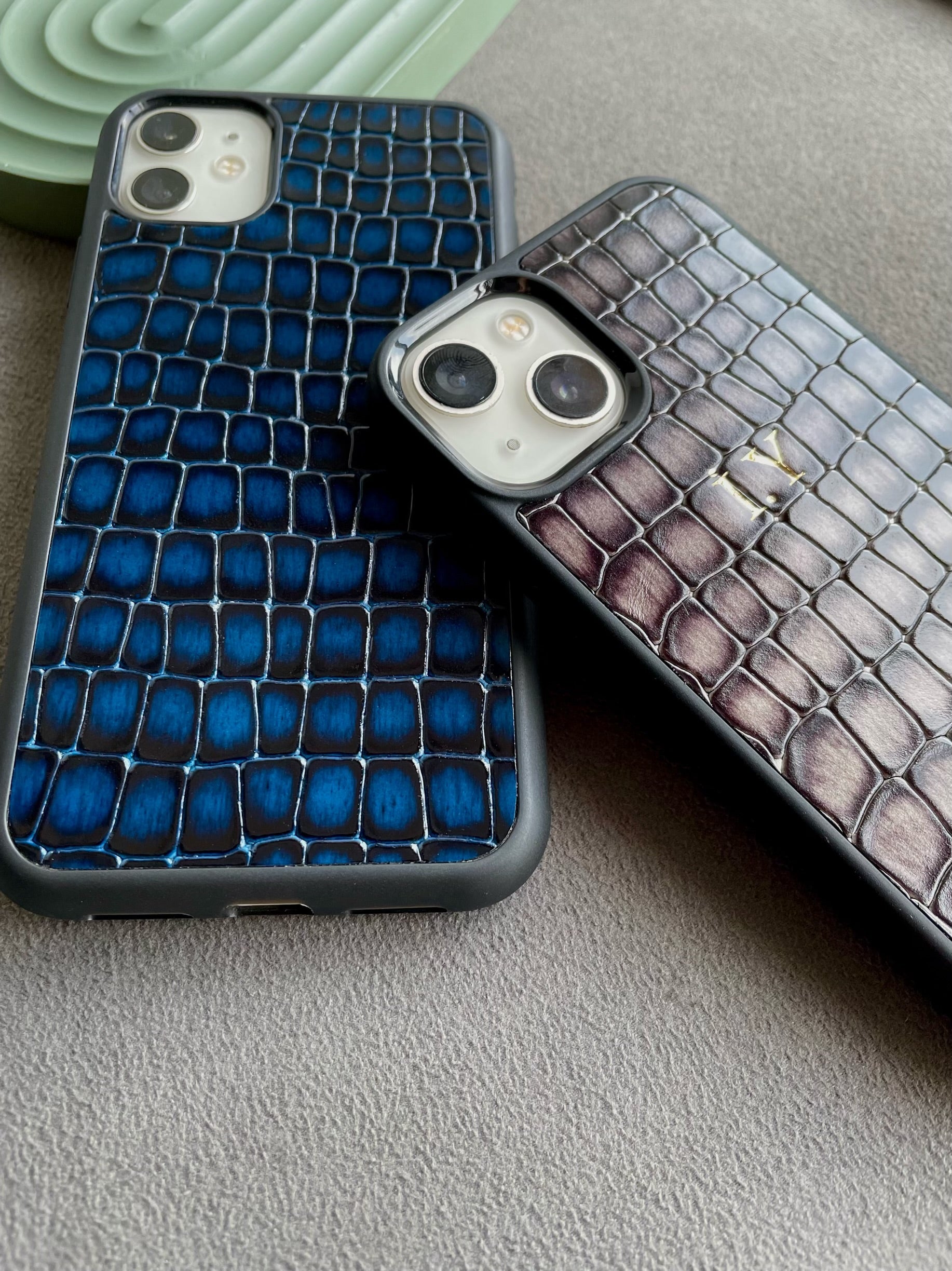 Moon Serisi Gri Croco Deri iPhone Kılıfı