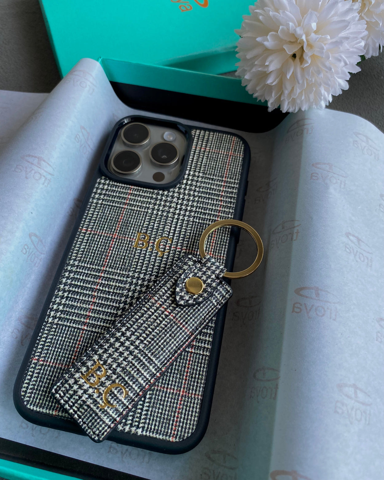 iPhone Kılıfı ve Anahtarlık Seti | Ekose Gri (Havuz Model)