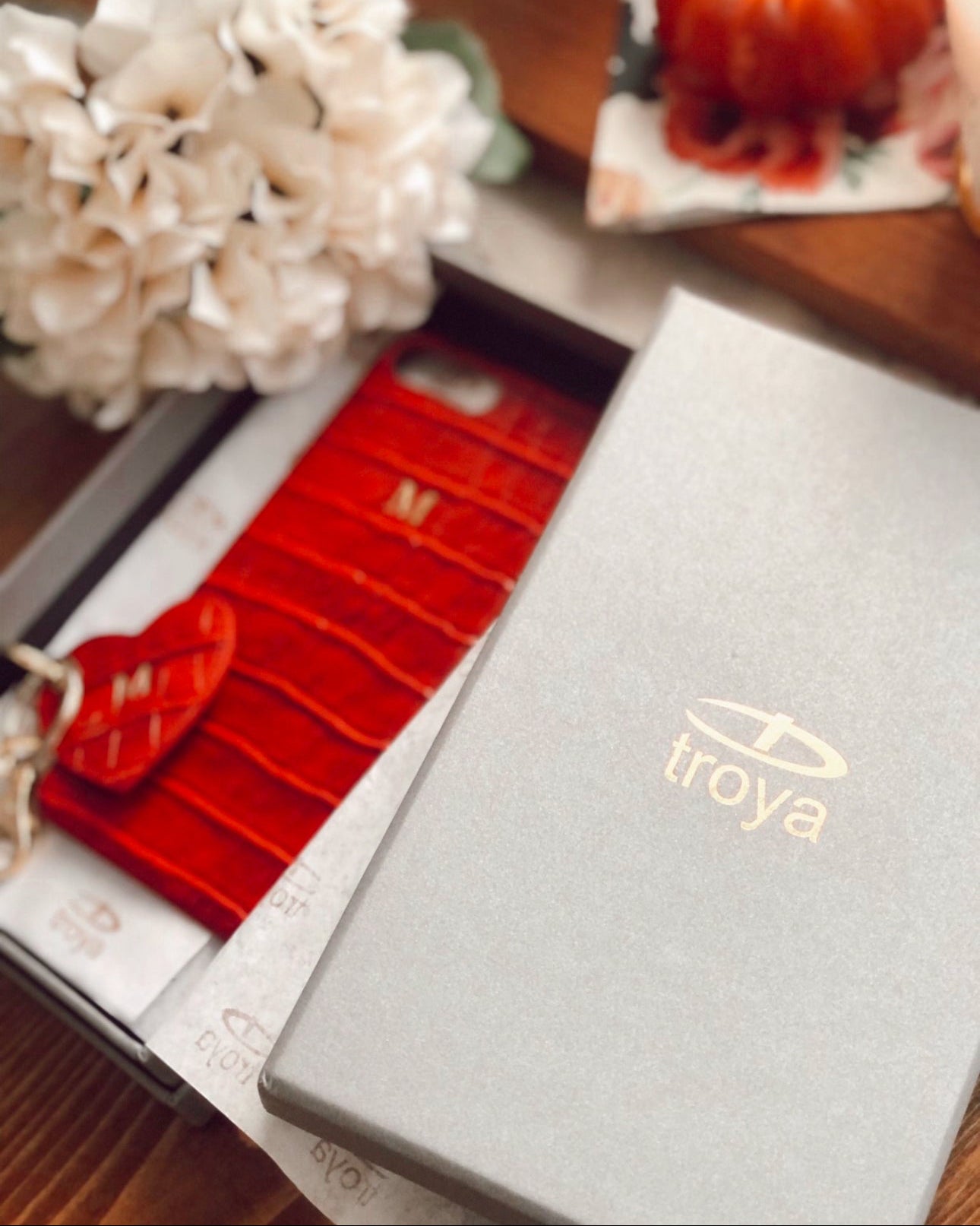 iPhone Kılıfı ve Kalpli Anahtarlık Seti | Kırmızı Croco Deri