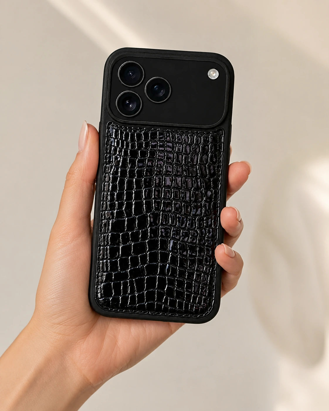 Premium iPhone Kılıfı | Siyah Rugan Küçük Croco