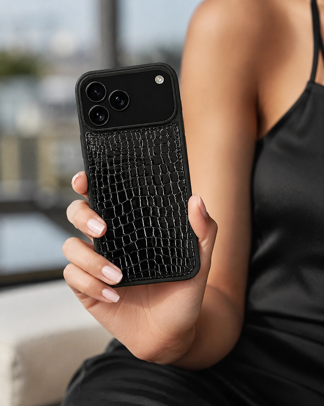 Premium iPhone Kılıfı | Siyah Rugan Küçük Croco