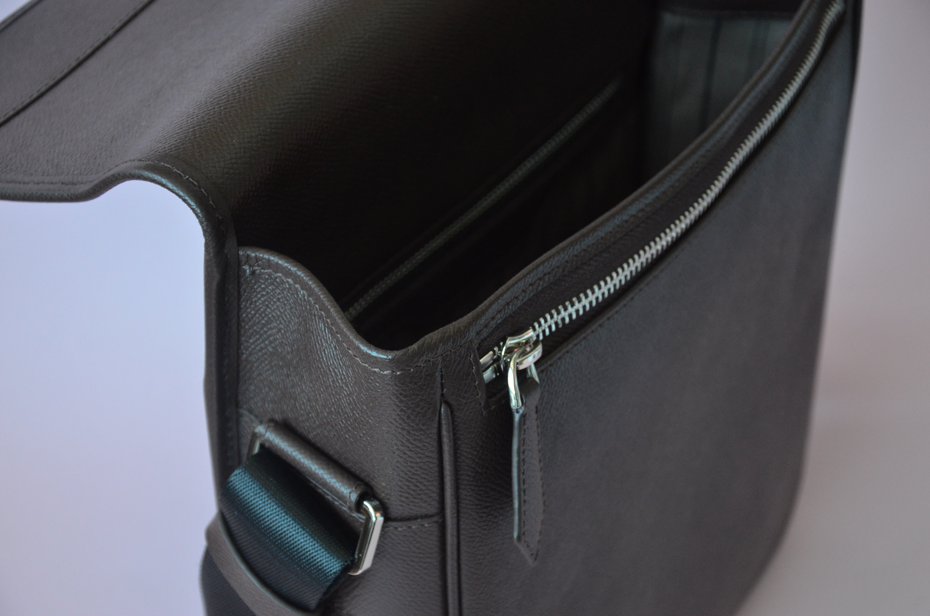 Deri Askılı Erkek Çantası-Kahve