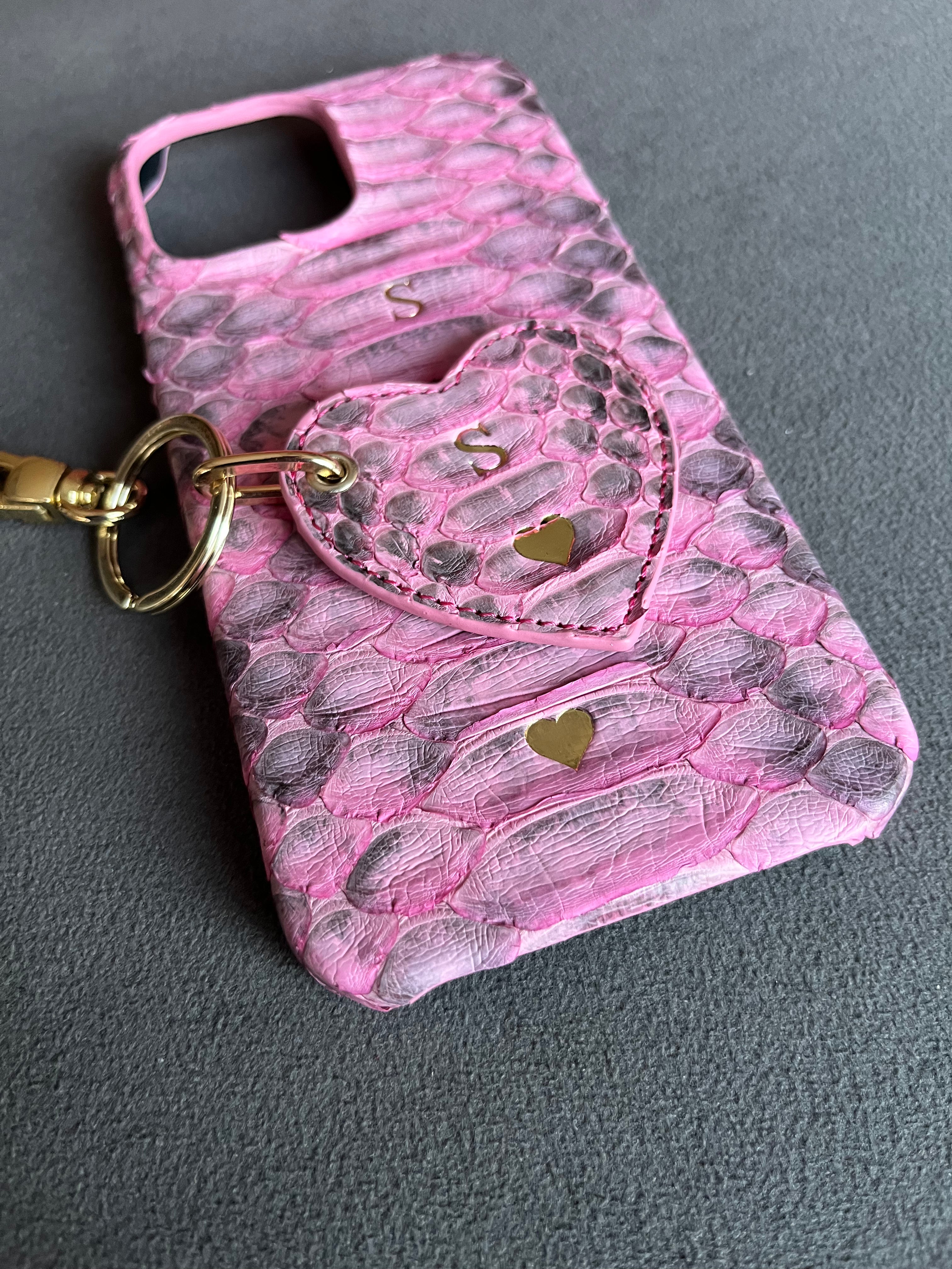 iPhone Kılıfı ve Kalpli Anahtarlık Seti | Açık Pembe Gerçek Piton