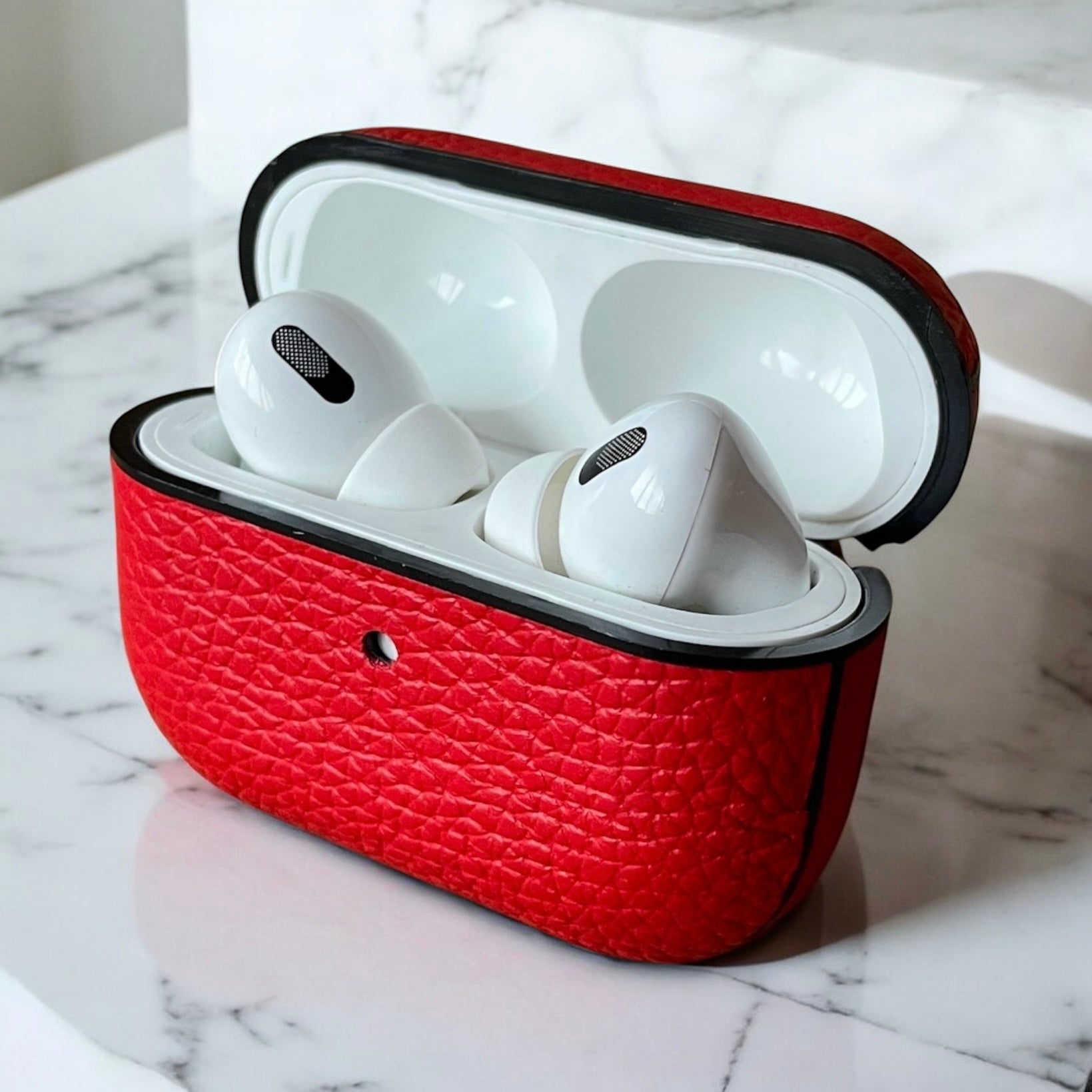 Deri Airpods Kılıfı - Togo Kırmızı