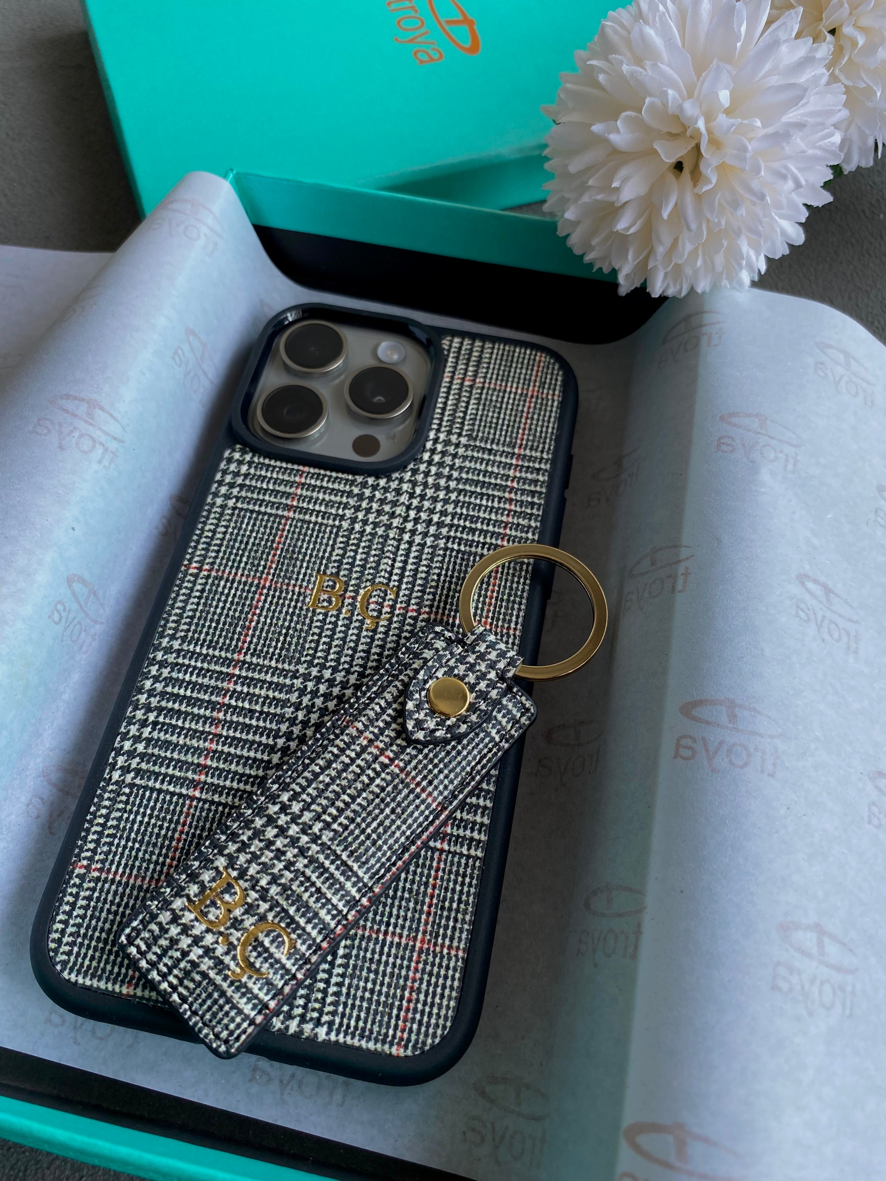 Ekose Gri telefon kılıfı ve anahtarlık seti Havuz model