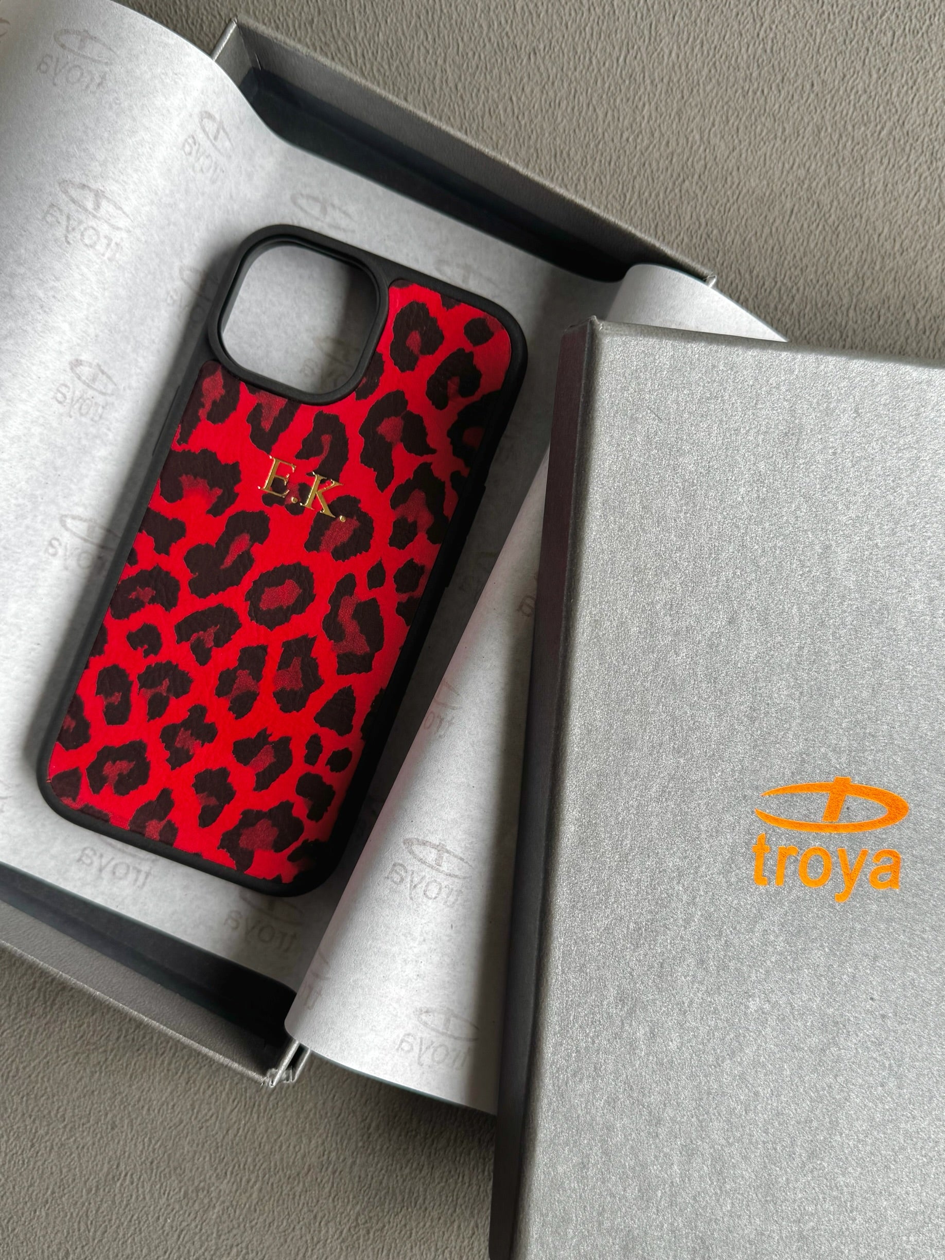 Kırmızı Leopar Desenli iPhone Kılıfı - Havuz Model