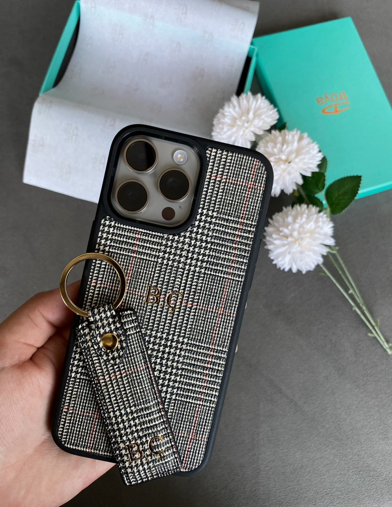 Ekose Gri telefon kılıfı ve anahtarlık seti Havuz model