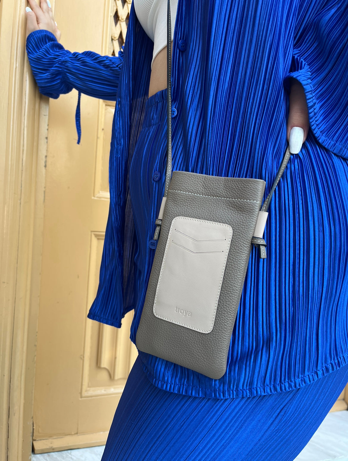 Deri askılı telefon çantası-Vizon bej