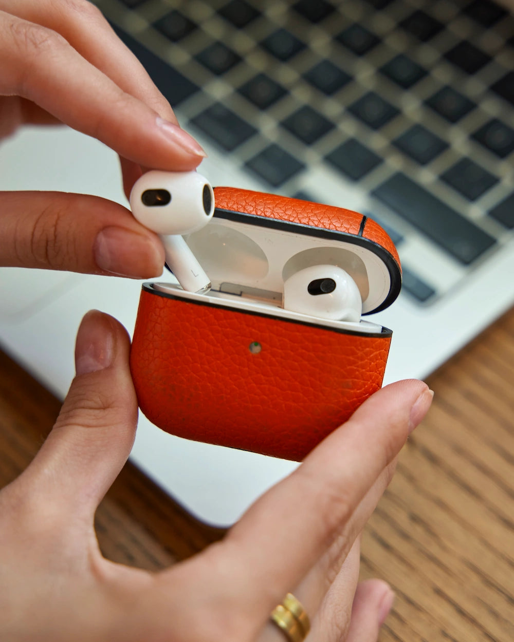 Deri AirPods Kılıfı - Turuncu Togo